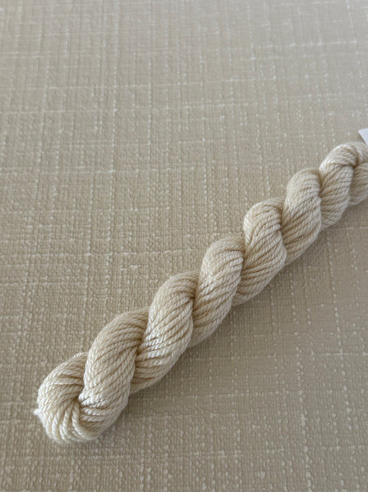 Ecru Dinky Dyes Jumbuck 1800