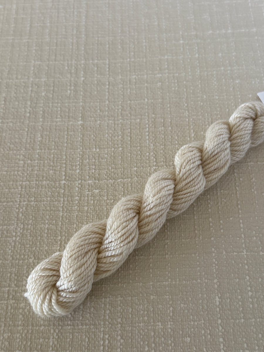 Ecru Dinky Dyes Jumbuck 1800